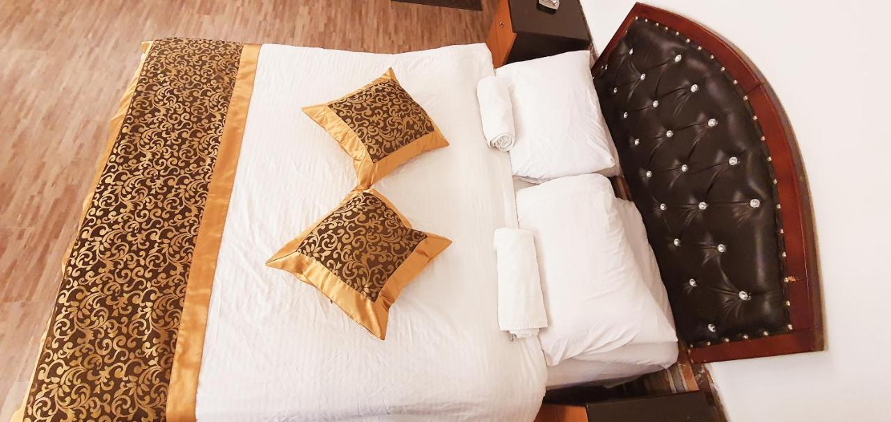 Crystal Hotel فندق كريستال Nablus Zewnętrze zdjęcie